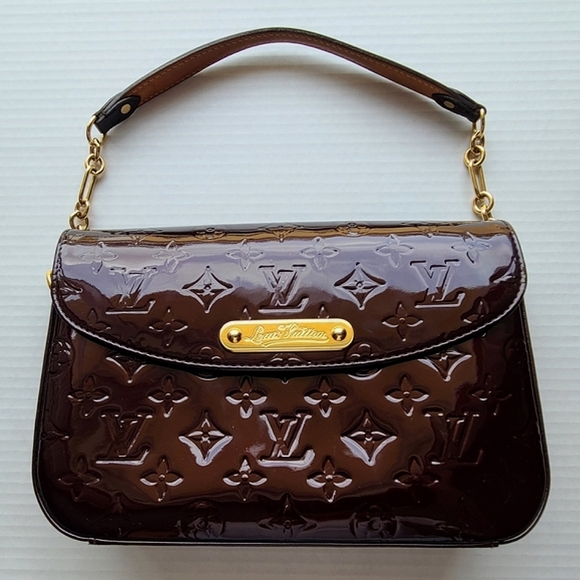 Louis Vuitton Handbags - Louis Vuitton Authentic Rodeo Drive Amarante Vernis Bag